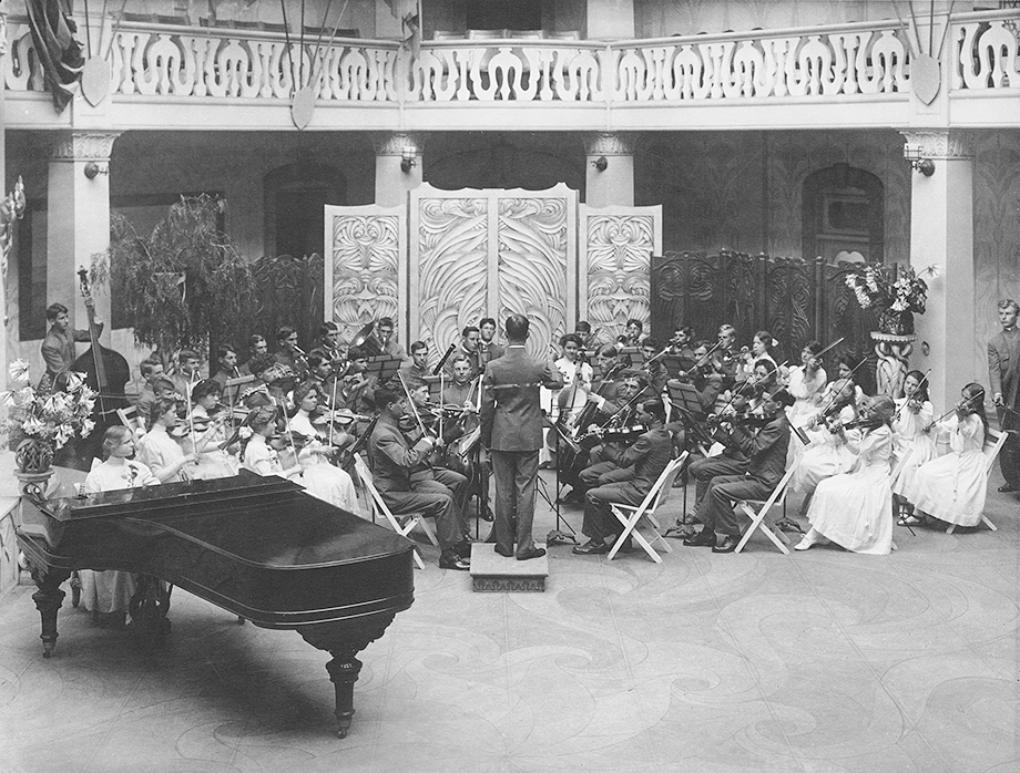 Rajayoga-symfonieorkest, Academie Rotonde, 1912